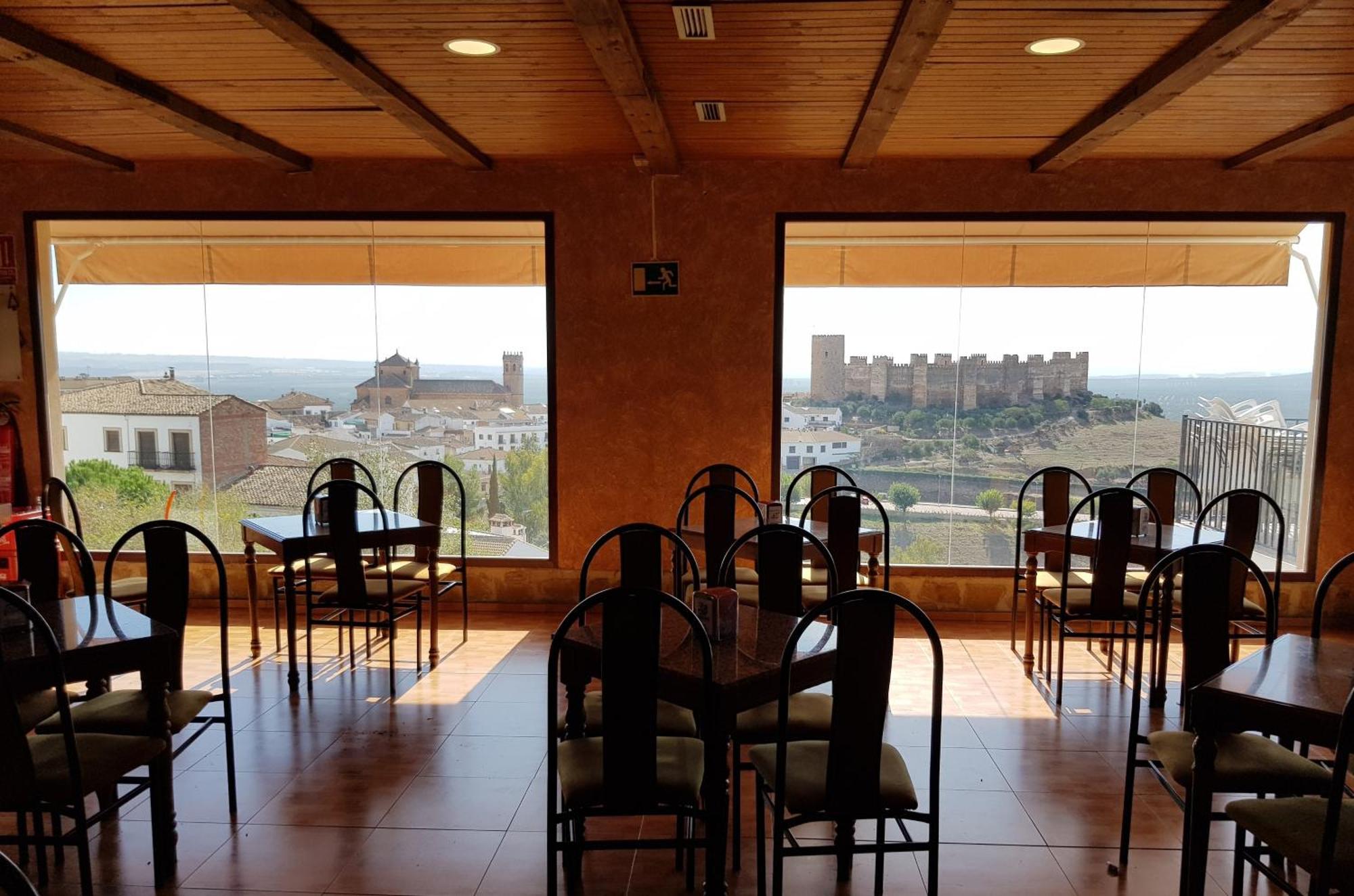 Hotel Restaurante Banos Baños de la Encina Екстериор снимка