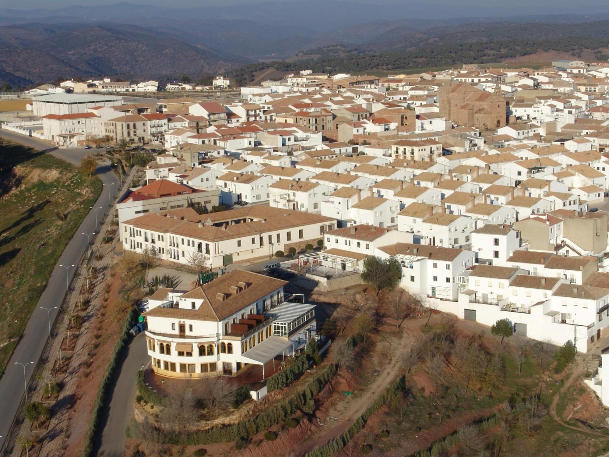 Hotel Restaurante Banos Baños de la Encina Екстериор снимка