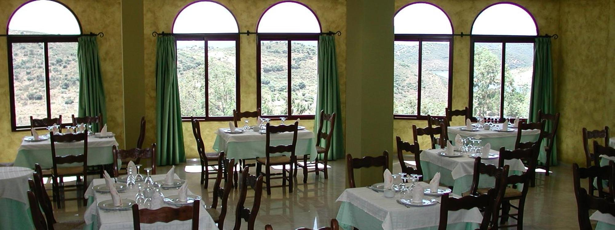 Hotel Restaurante Banos Baños de la Encina Екстериор снимка