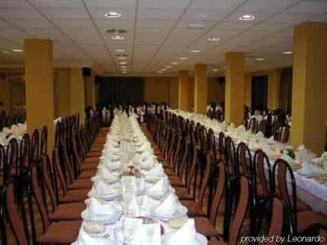 Hotel Restaurante Banos Baños de la Encina Екстериор снимка